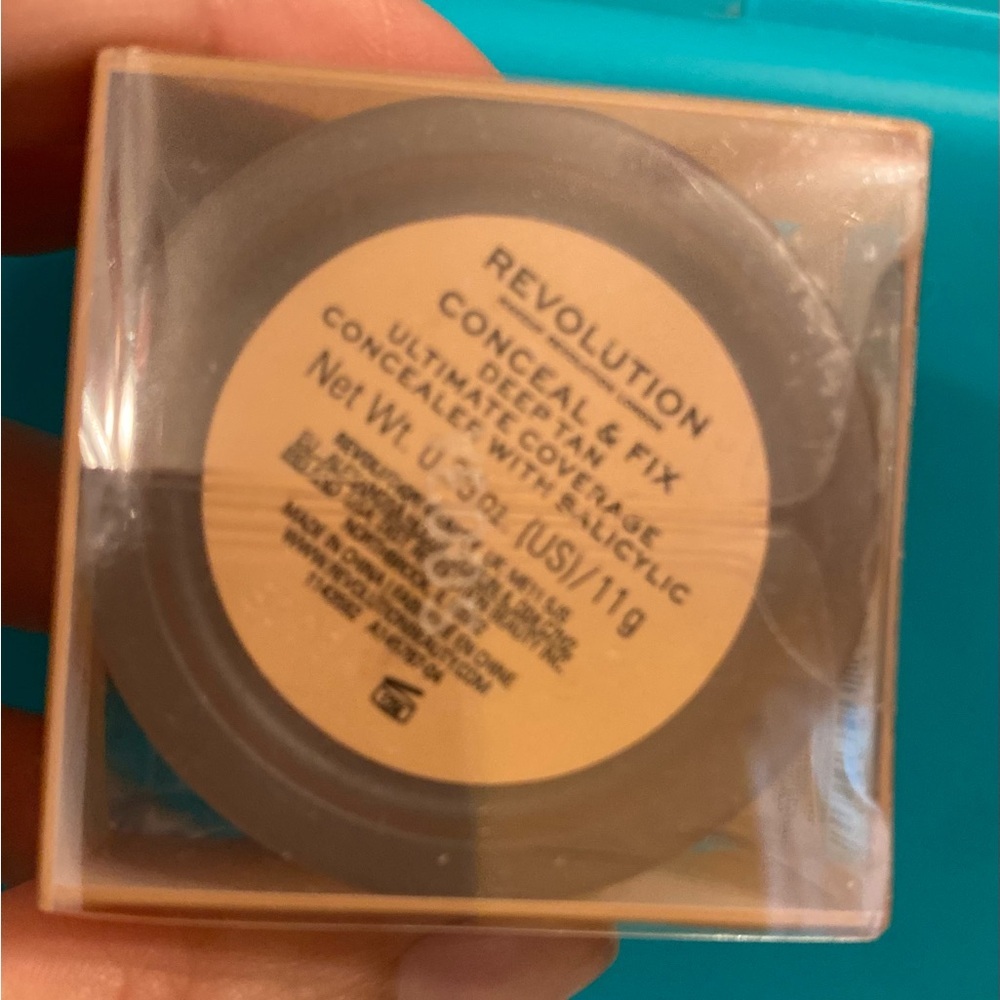 Makeup Revolution Conceal and Fix Concealer - Deep Tan - Picture 6 of 6
